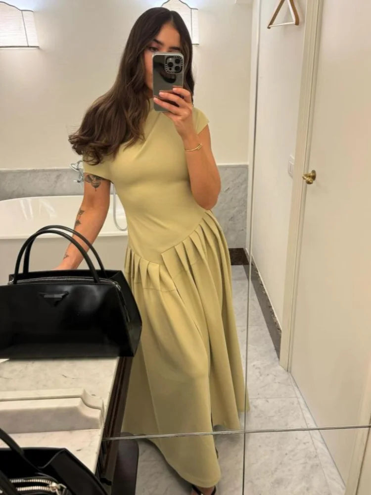 Femmedouceur – Robe Longue Évasée Femme Élégante | Col Asymétrique, Plissée, Sans Manches, Style Chic & Glamour