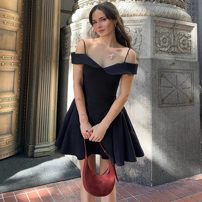 Femmedouceur – Robe Noire Dos Nu Élégante | Épaules Dénudées, Mini A-Line, Slim & Sexy Clubwear